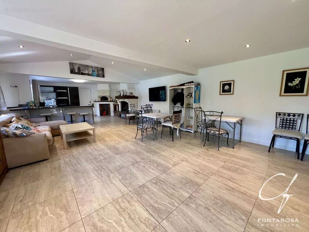 Maison à PUGET-SUR-ARGENS