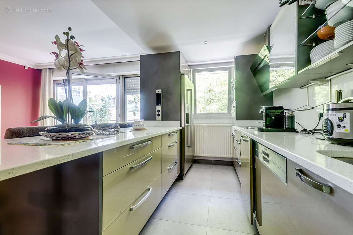 Appartement à PARIS-14E