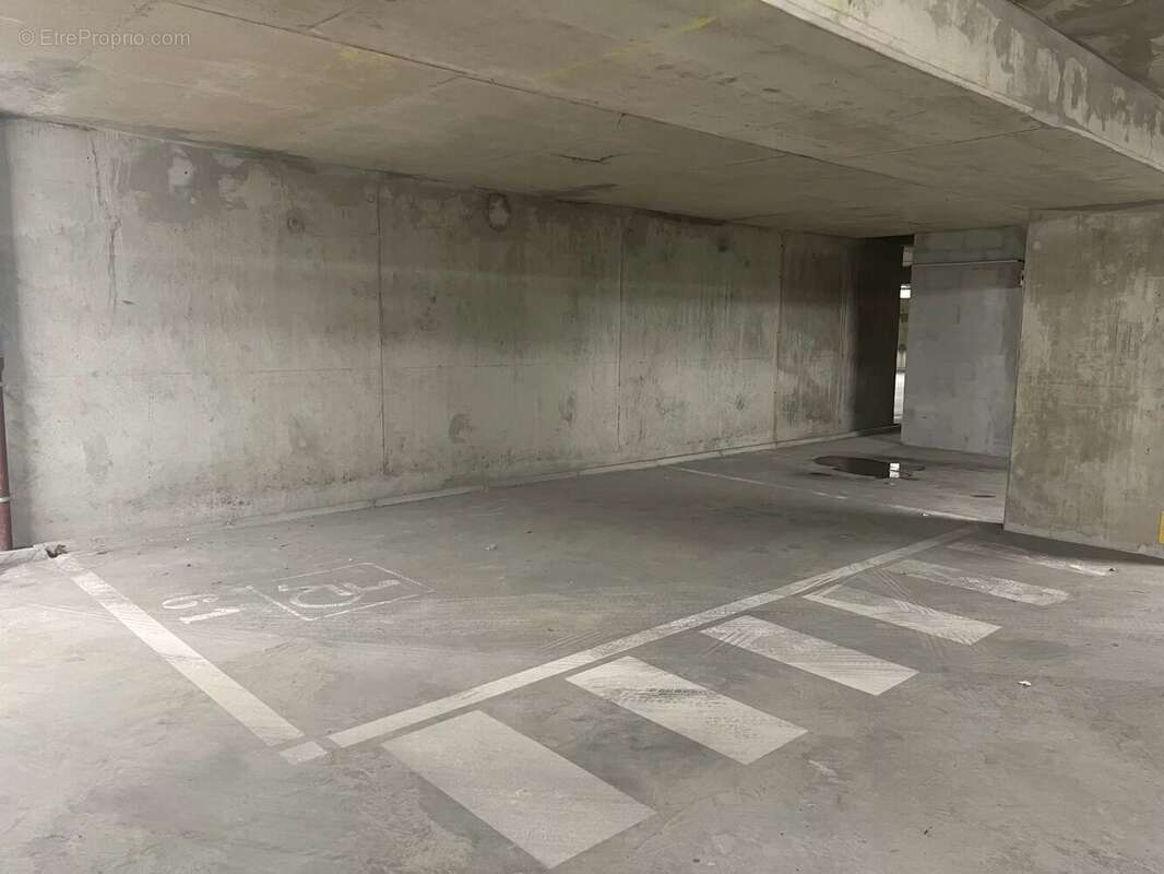 Parking à LIVRY-GARGAN