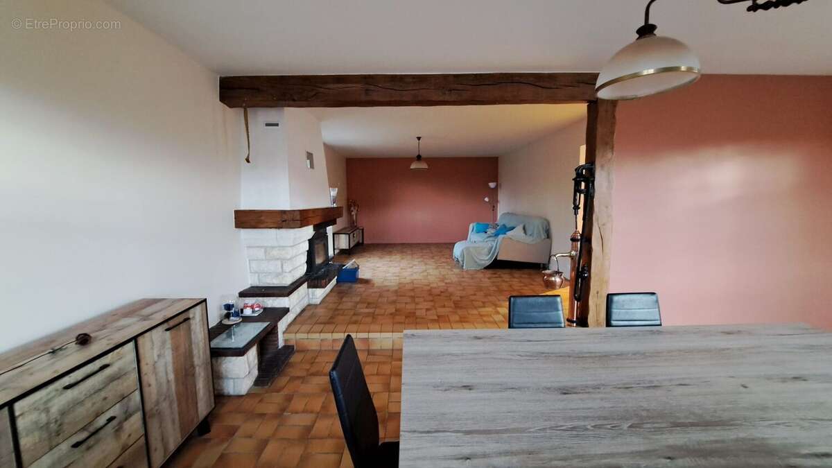 Maison à HUCHENNEVILLE