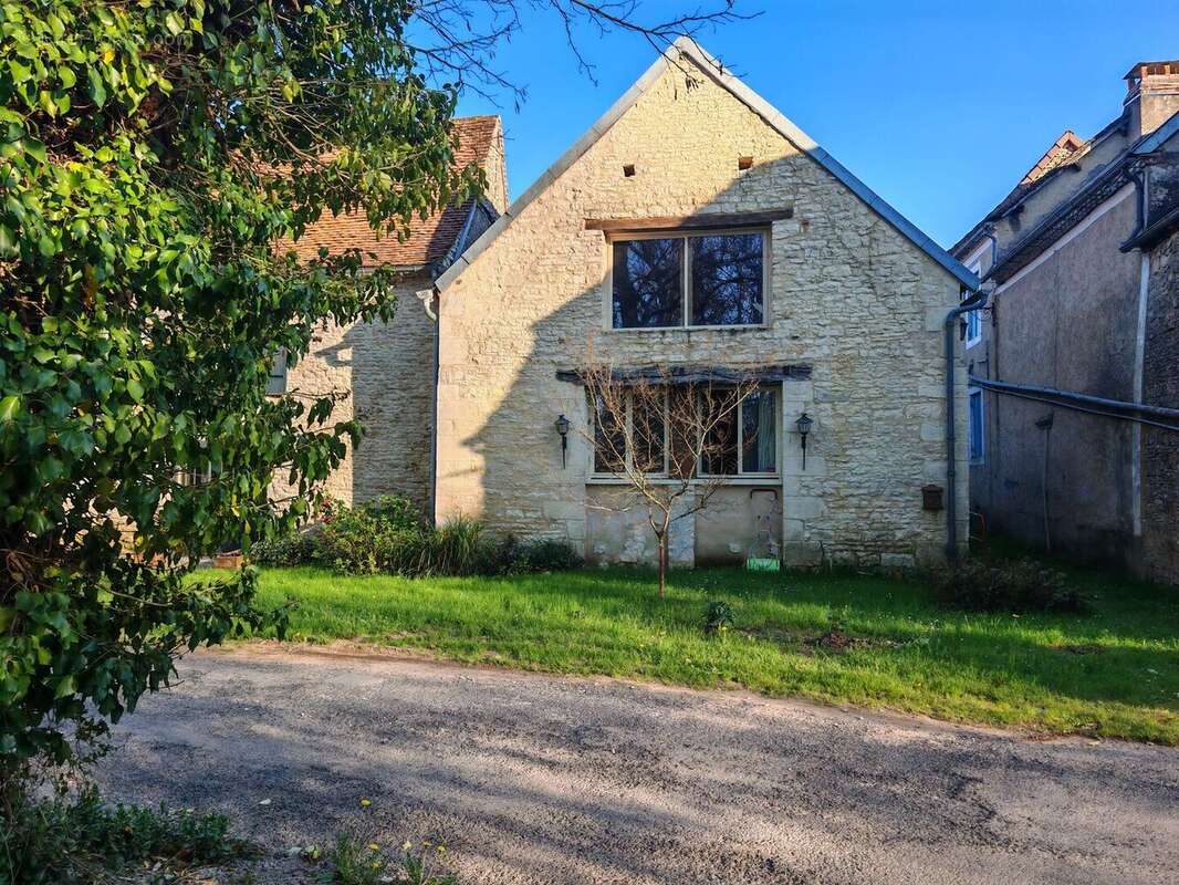 Maison - Maison à CUBJAC