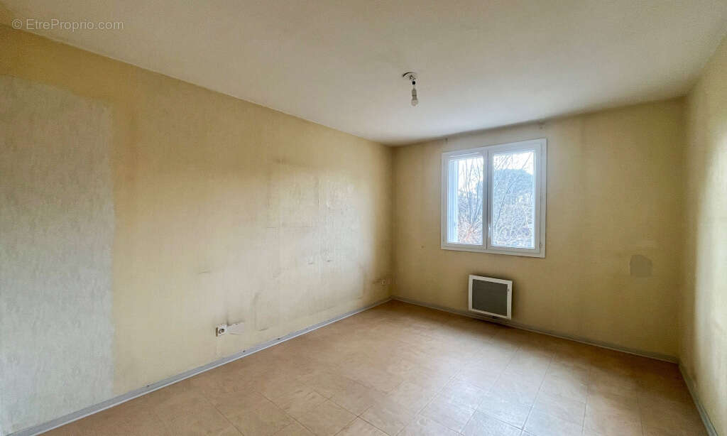 Appartement 72 m² à Gardanne  - photo 8