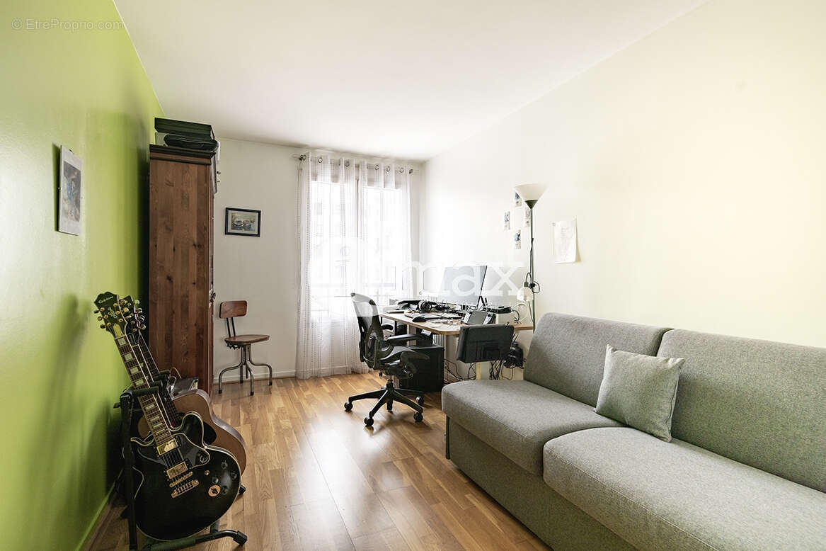 Appartement à LEVALLOIS-PERRET