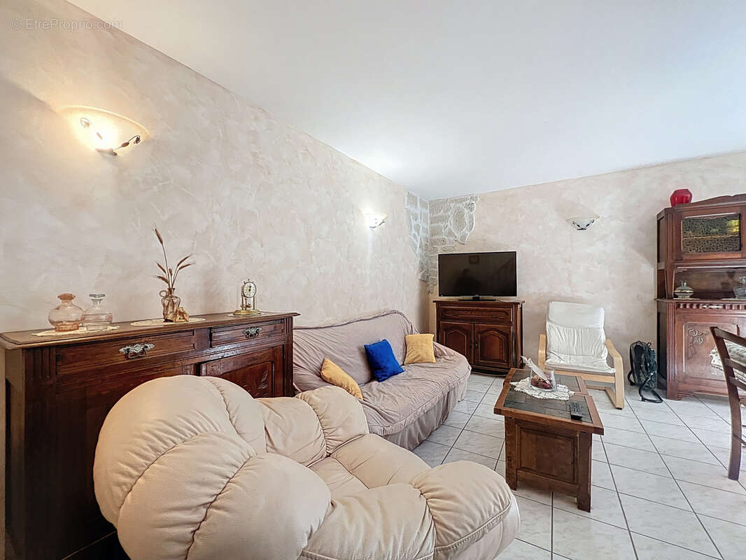 Maison familiale avec terrasse et fort potentiel au cœur de Caramany - photo 5