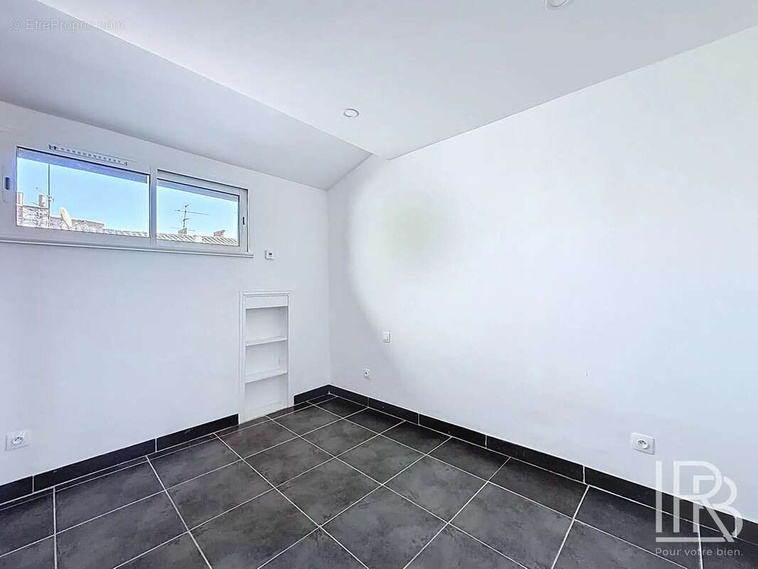 Appartement à MARSEILLE-1E