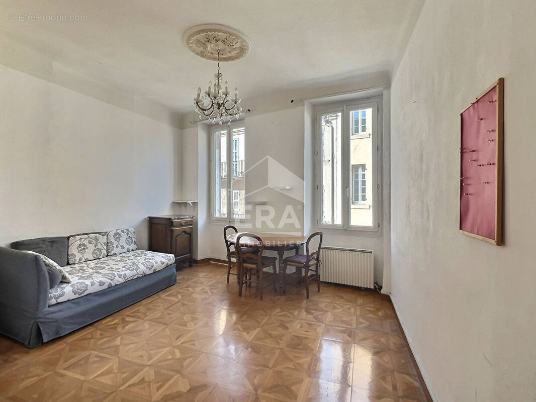 Appartement à MARSEILLE-6E