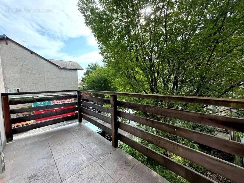 Appartement à CRUSEILLES