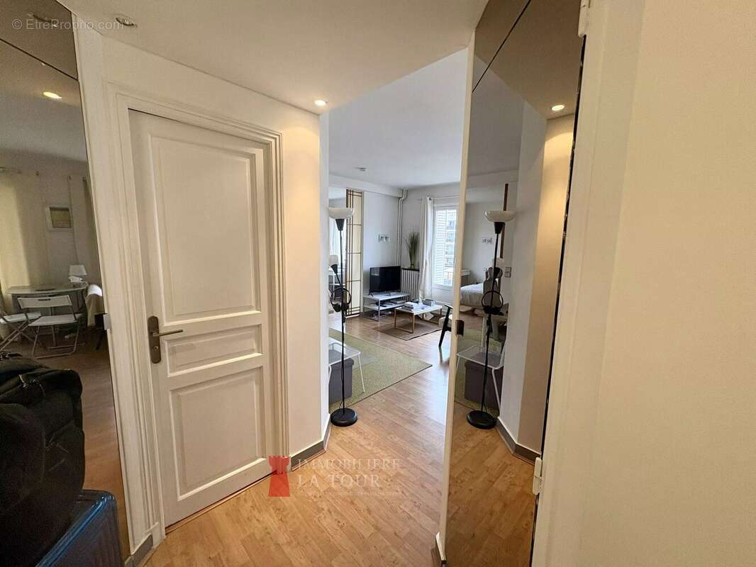 Appartement à PARIS-16E