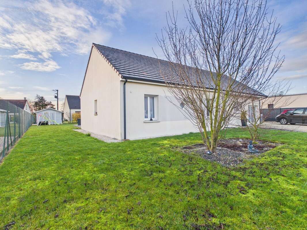 Maison à SAINT-POUANGE