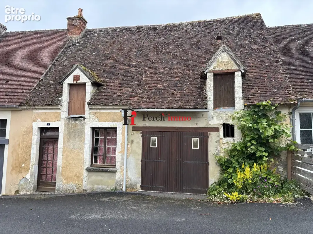 Parking à MOUTIERS-AU-PERCHE