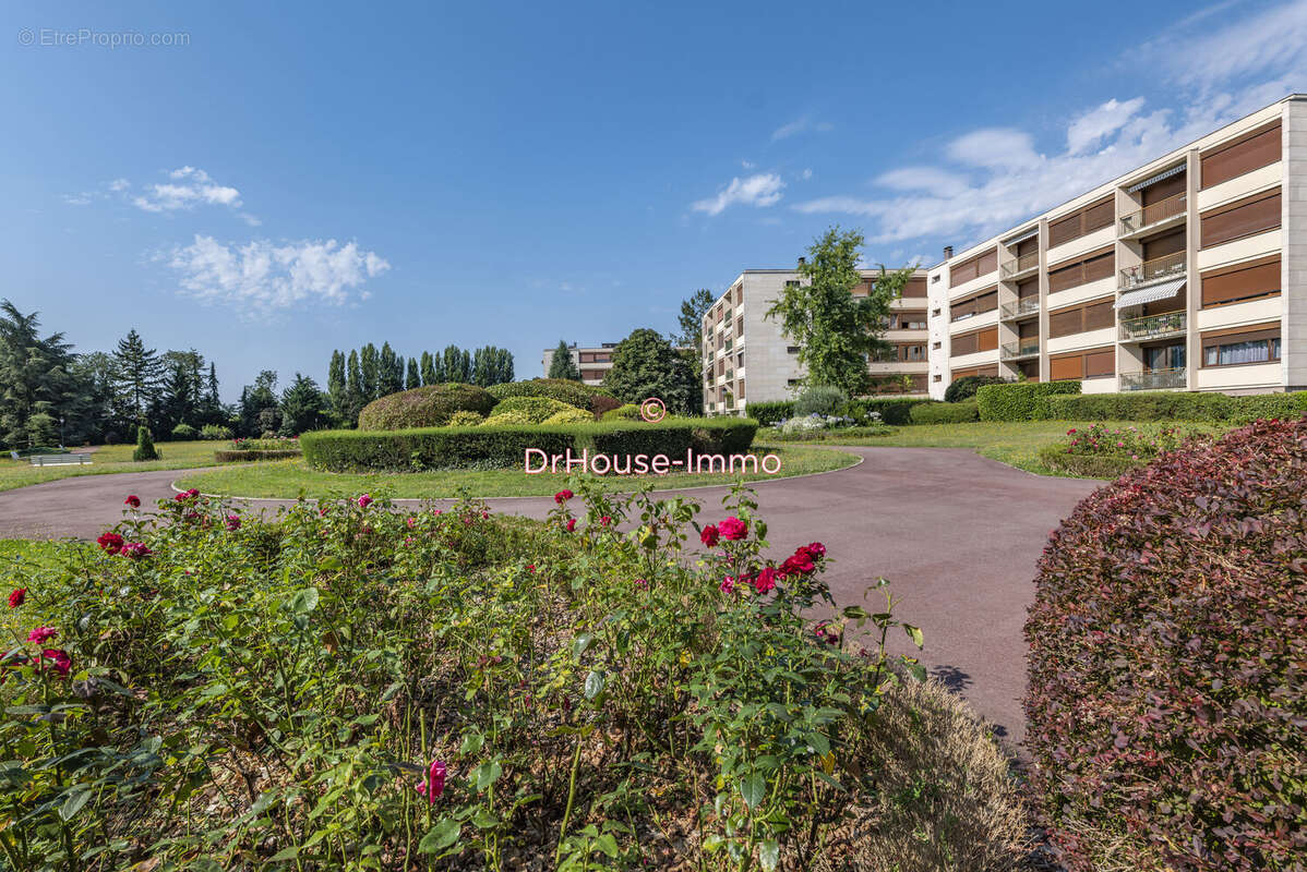 Appartement 70 m² à Noisy-Le-Roi  - photo 17