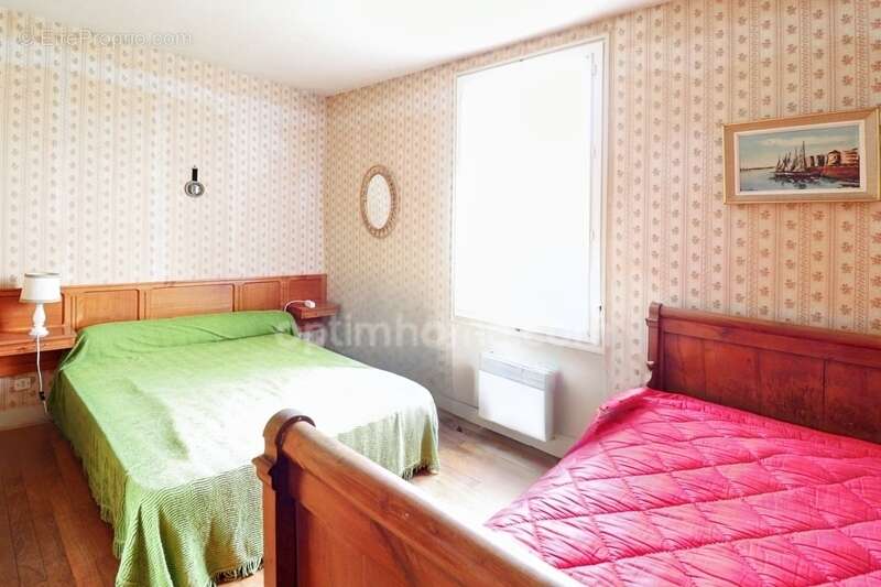 Maison à SAINT-GEORGES-LES-LANDES