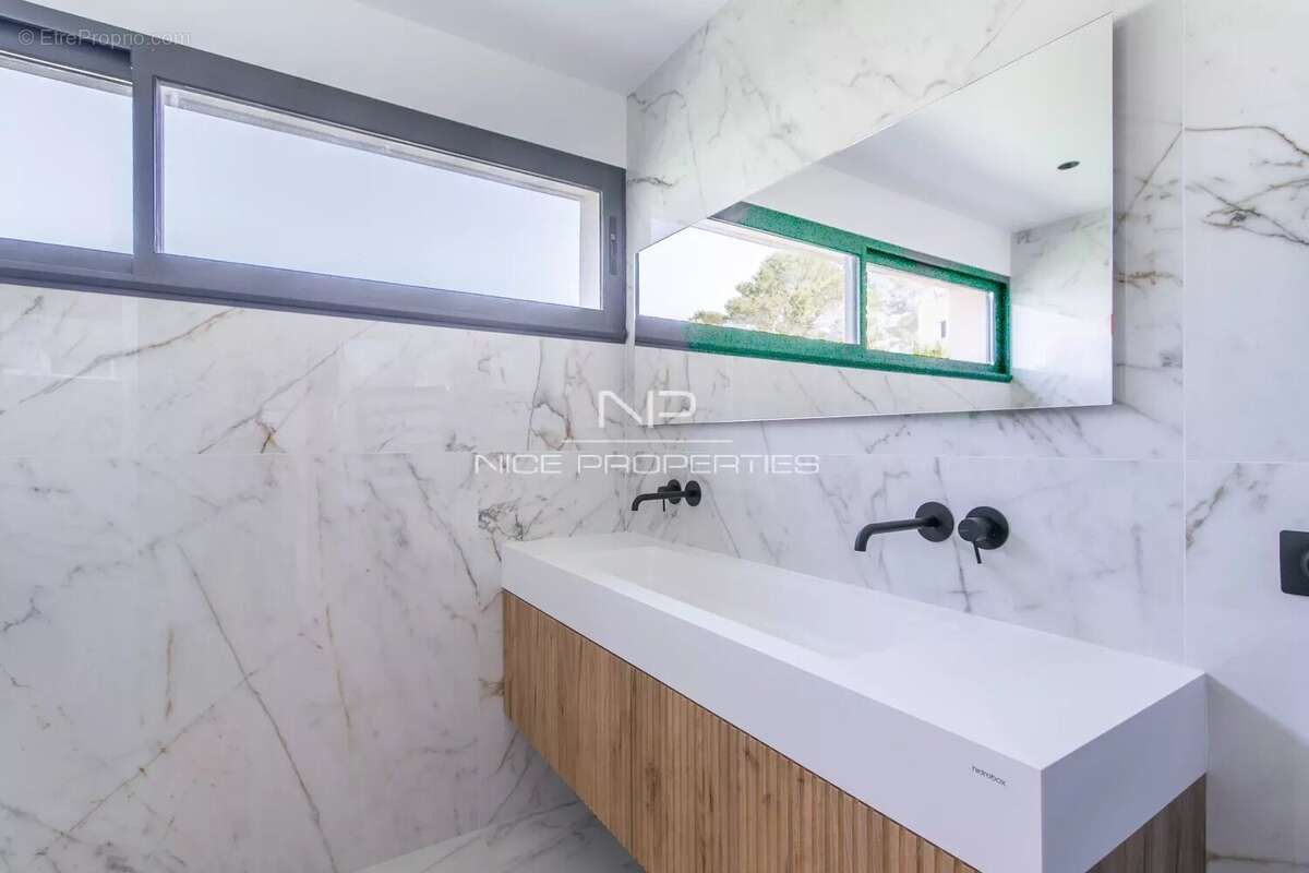 Maison à MOUANS-SARTOUX