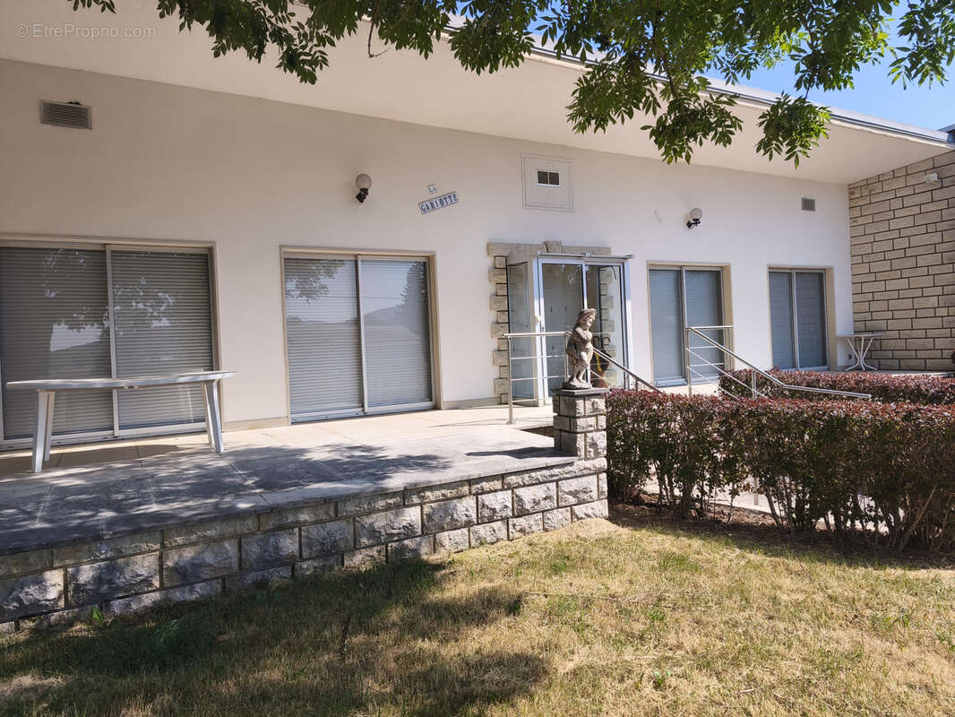 maison de plain pied sur 1700m2 de terrain - photo 5