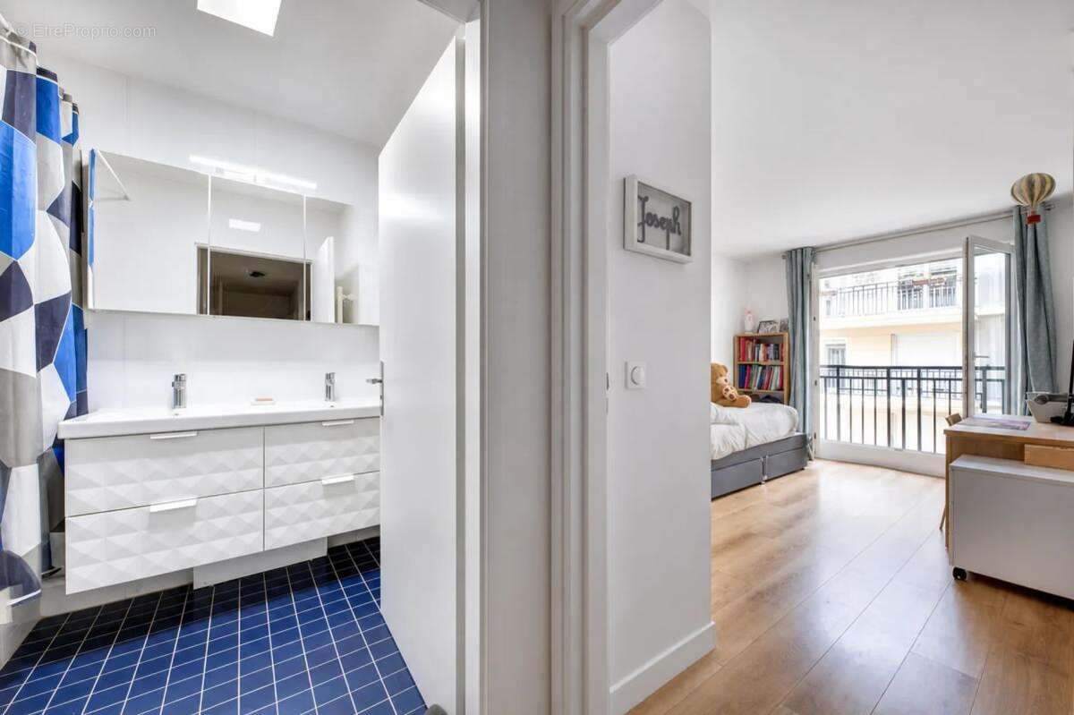 92800 - puteaux - front de seine - 4 pieces -3 chambres - balcon - photo 14