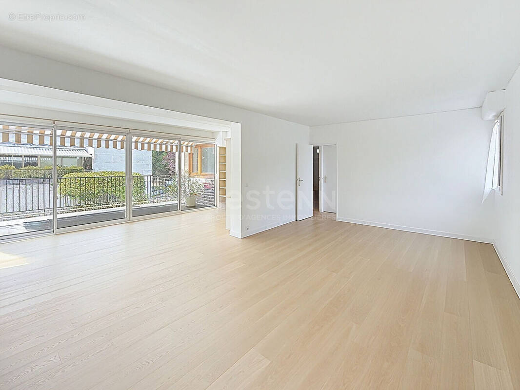 Appartement à LAMORLAYE