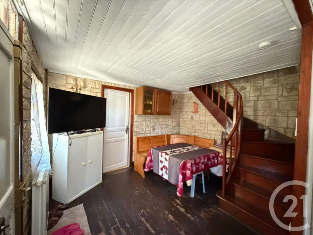 Maison 40 m² à Satillieu  - photo 2