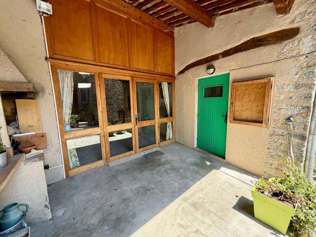 Region baronnies - ensemble immobilier avec commerce et appartement - photo 3
