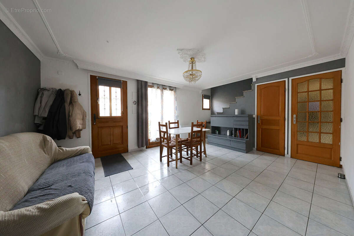 Maison à CORBEIL-ESSONNES