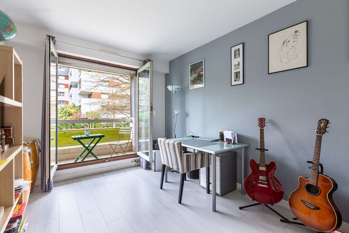 Appartement à COURBEVOIE