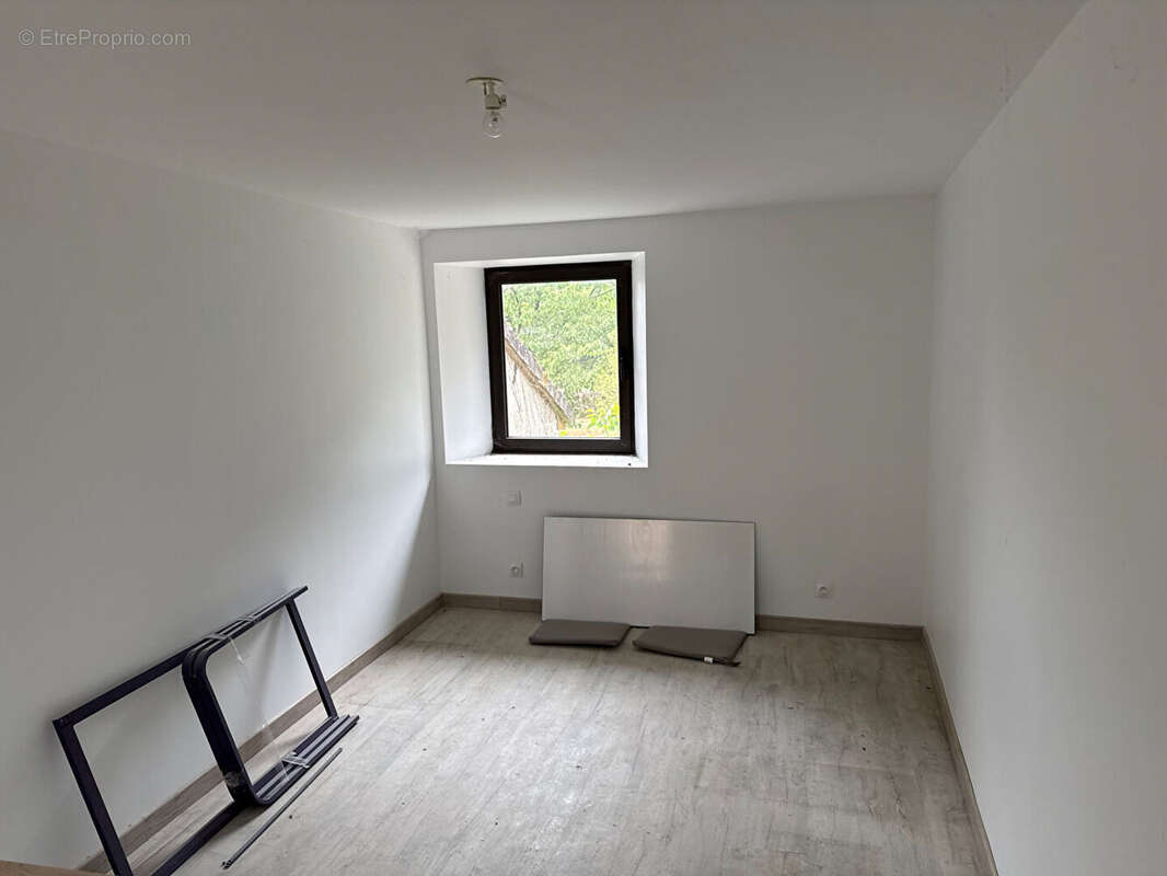 Propriete  en cours de restauration  au sud d'arconnay - photo 4