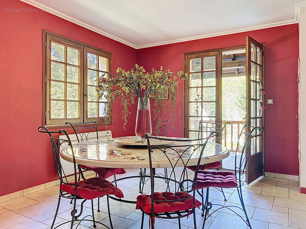 Maison à TERRASSON-LAVILLEDIEU