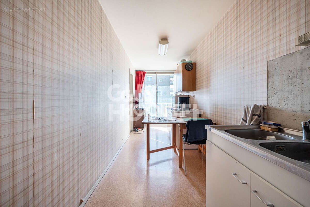 Appartement à VILLENEUVE-LA-GARENNE