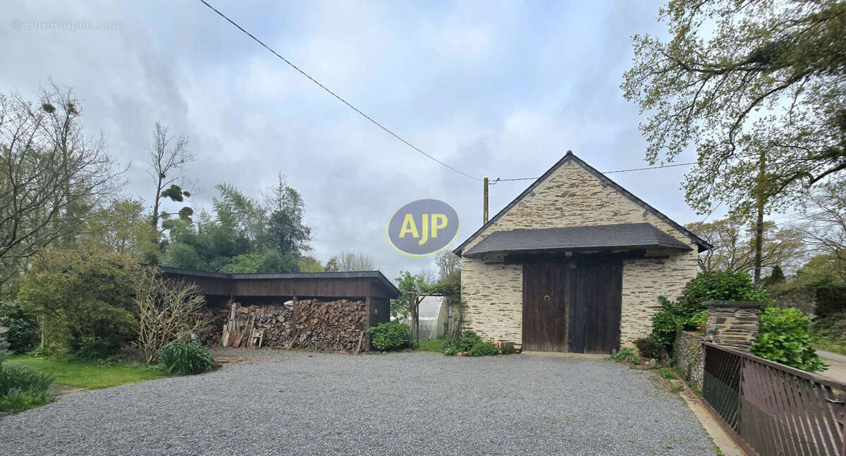 Conquereuil, bien rare : volume et dépendances... - photo 14