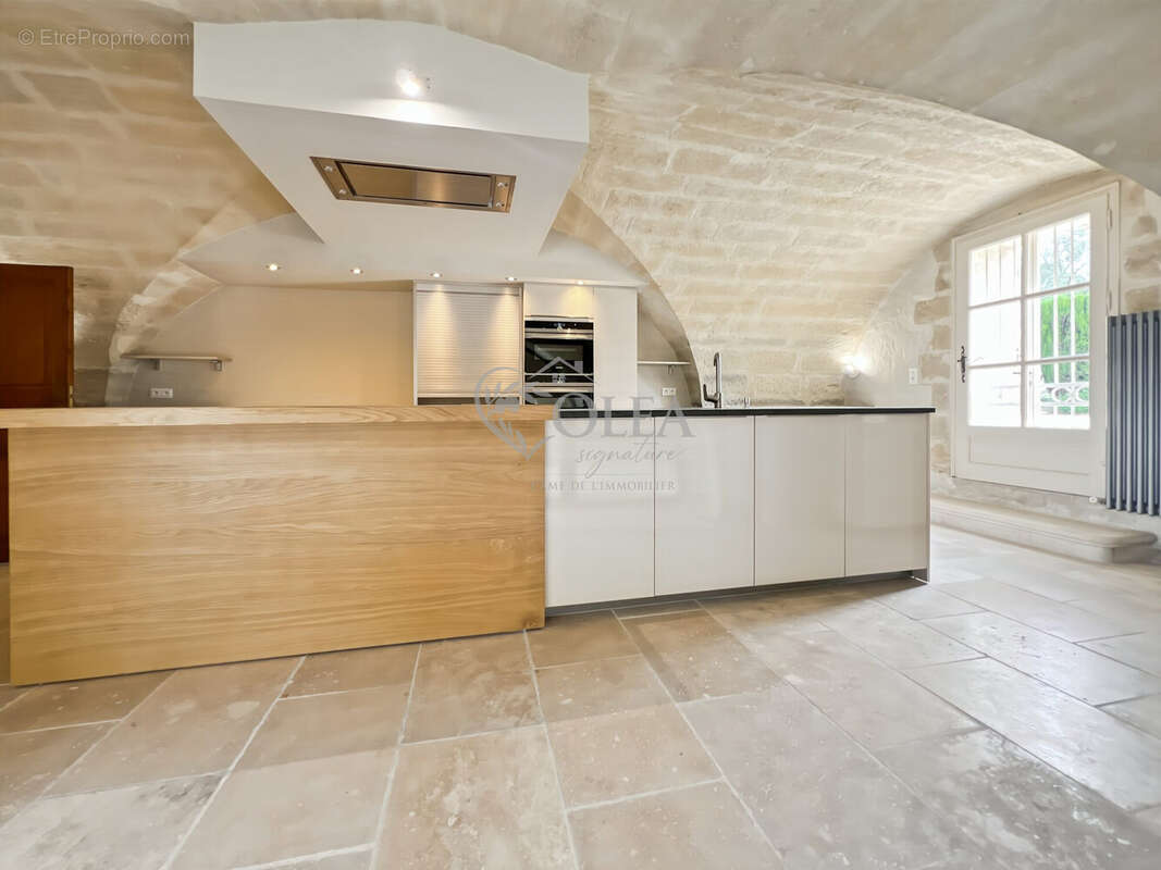 Maison 307 m² à Uzes  - photo 4