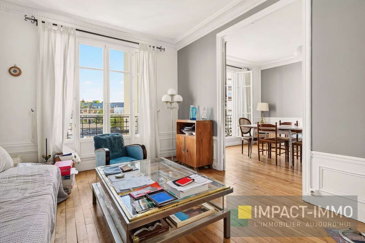 Appartement à COURBEVOIE
