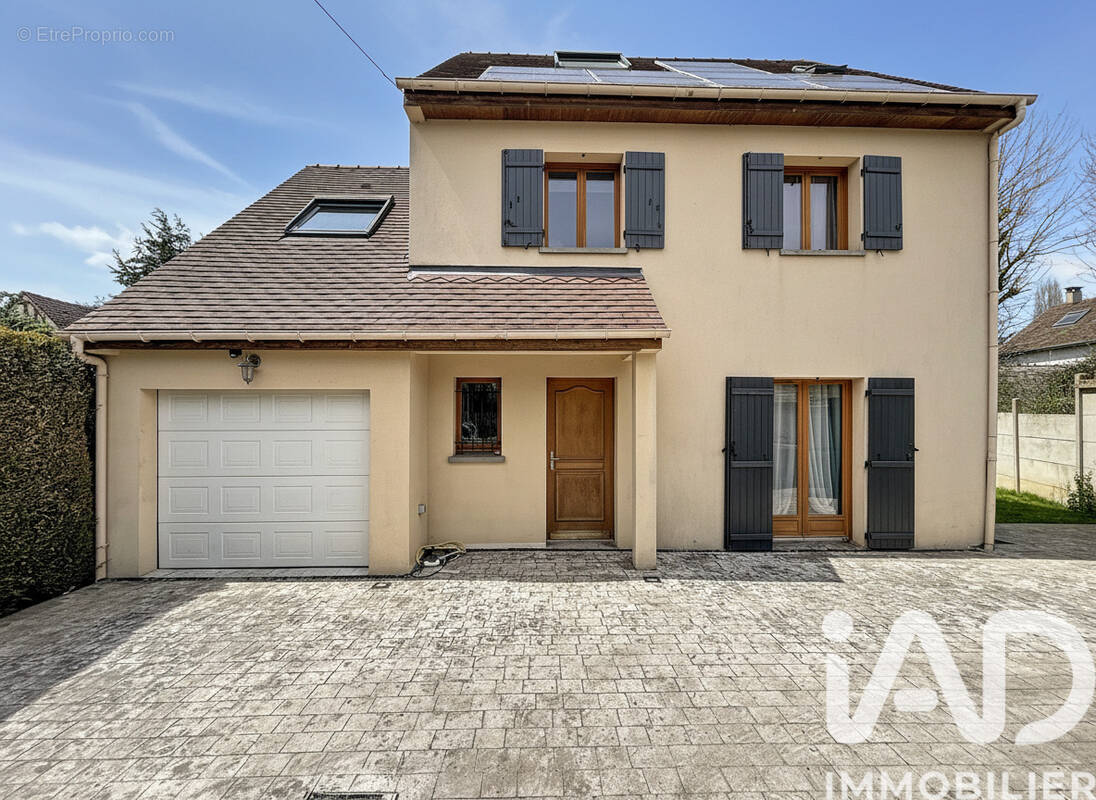 Photo 1 - Maison à VILLIERS-SUR-MORIN