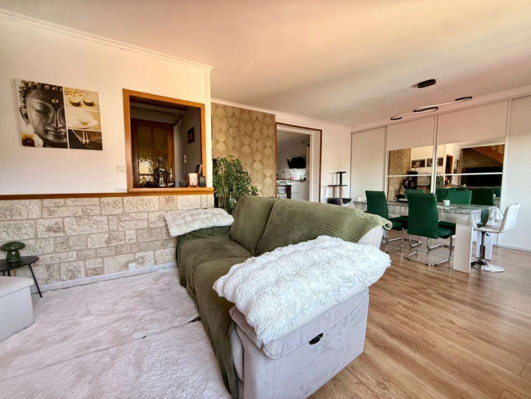 Appartement à vendre 5 pièces LE CHAMBON FEUGEROLLES (42) - photo 3