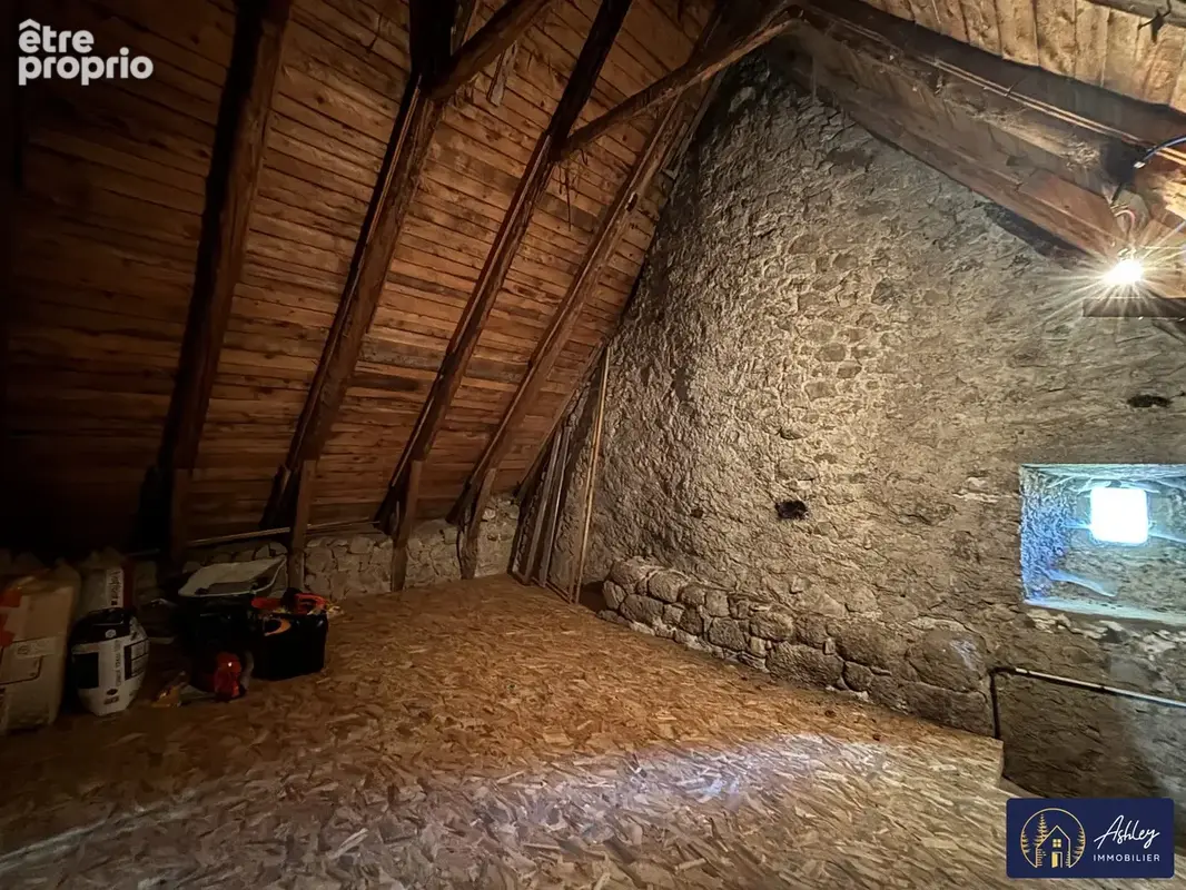 Maison 4 pièces COLLANDRES (Cantal)
