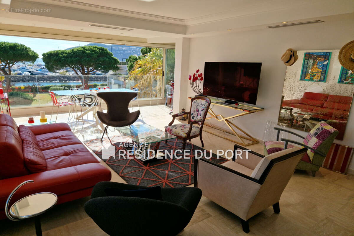 Appartement à MANDELIEU-LA-NAPOULE