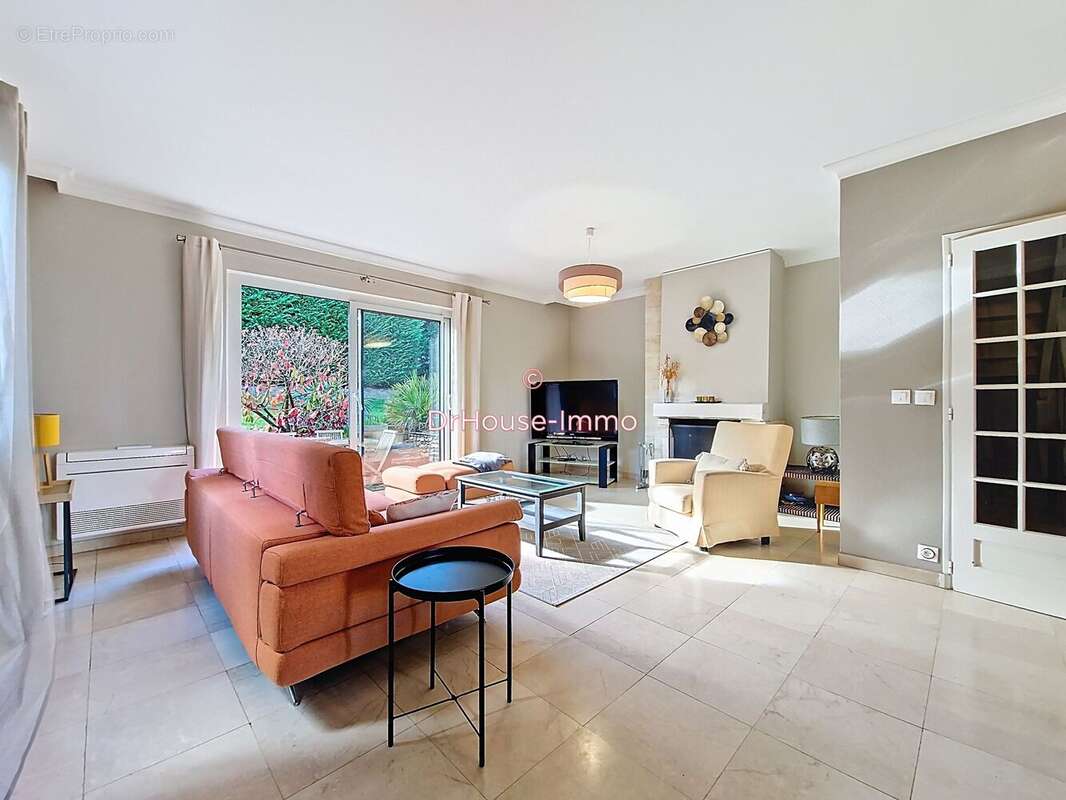 Maison 260 m² à Orgeval  - photo 11