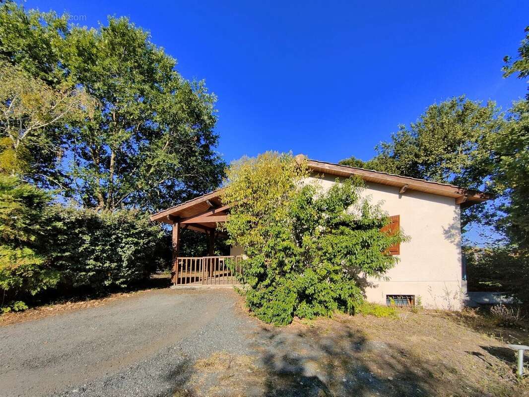 AYGUEMORTE LES GRAVES, Maison de 91 m² sur 832 m² - photo 2
