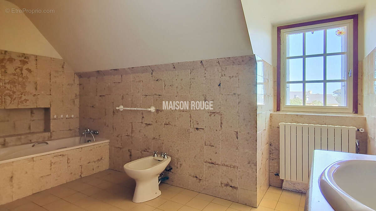 Maison à PLOUGRESCANT