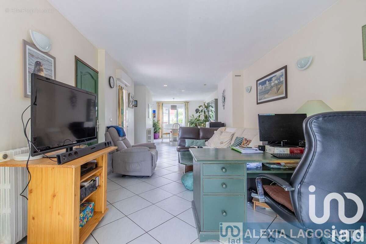 Photo 7
