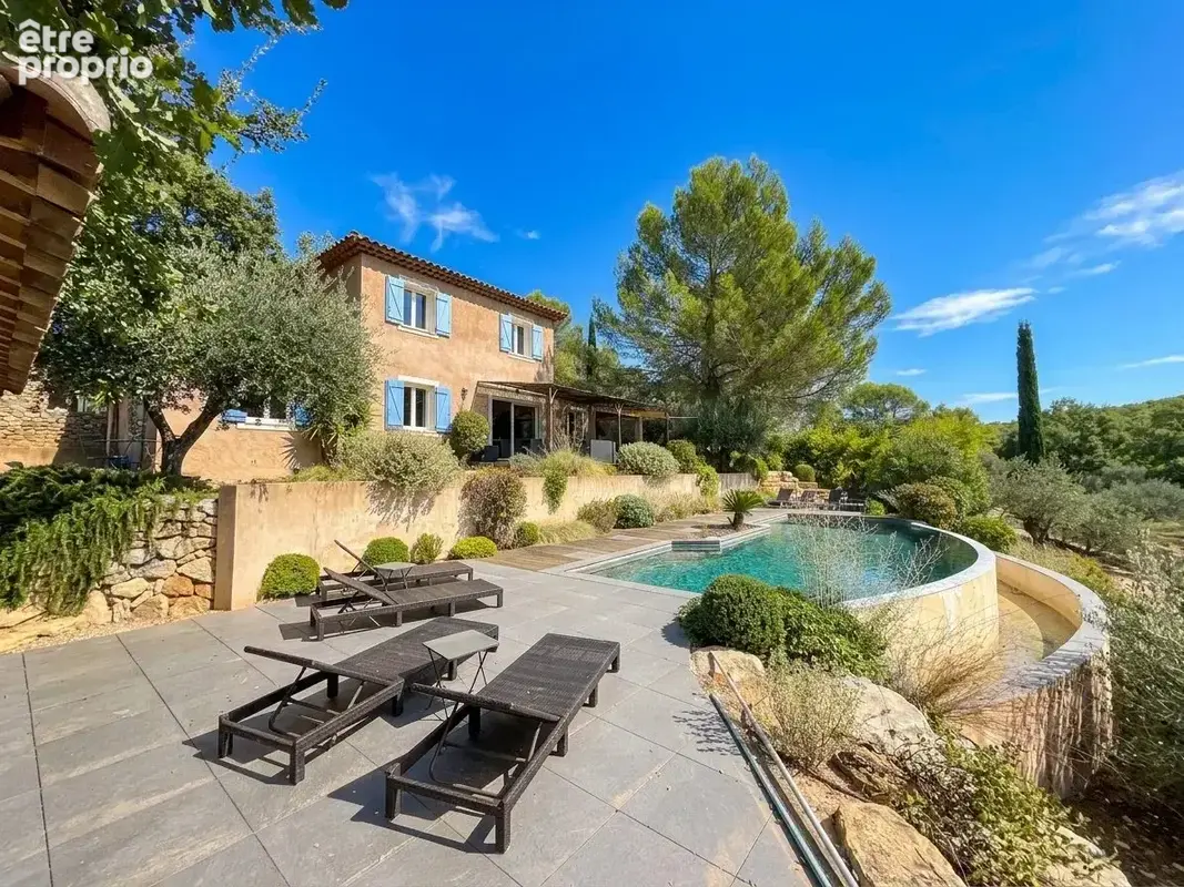 Proche Cotignac - Villa de charme, piscine à débordement et vue imprenable sur la campagne provençale - photo 1