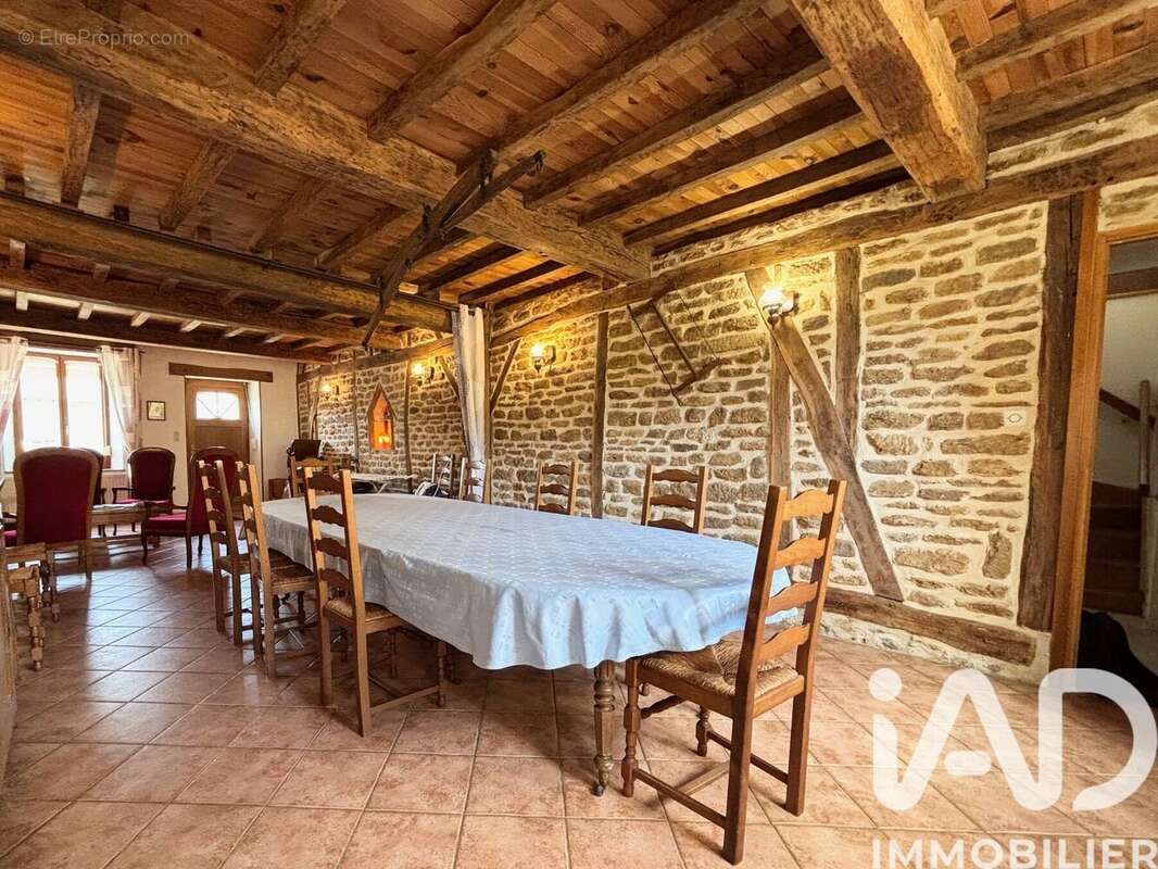 Maison 156 m² à Girondelle  - photo 2