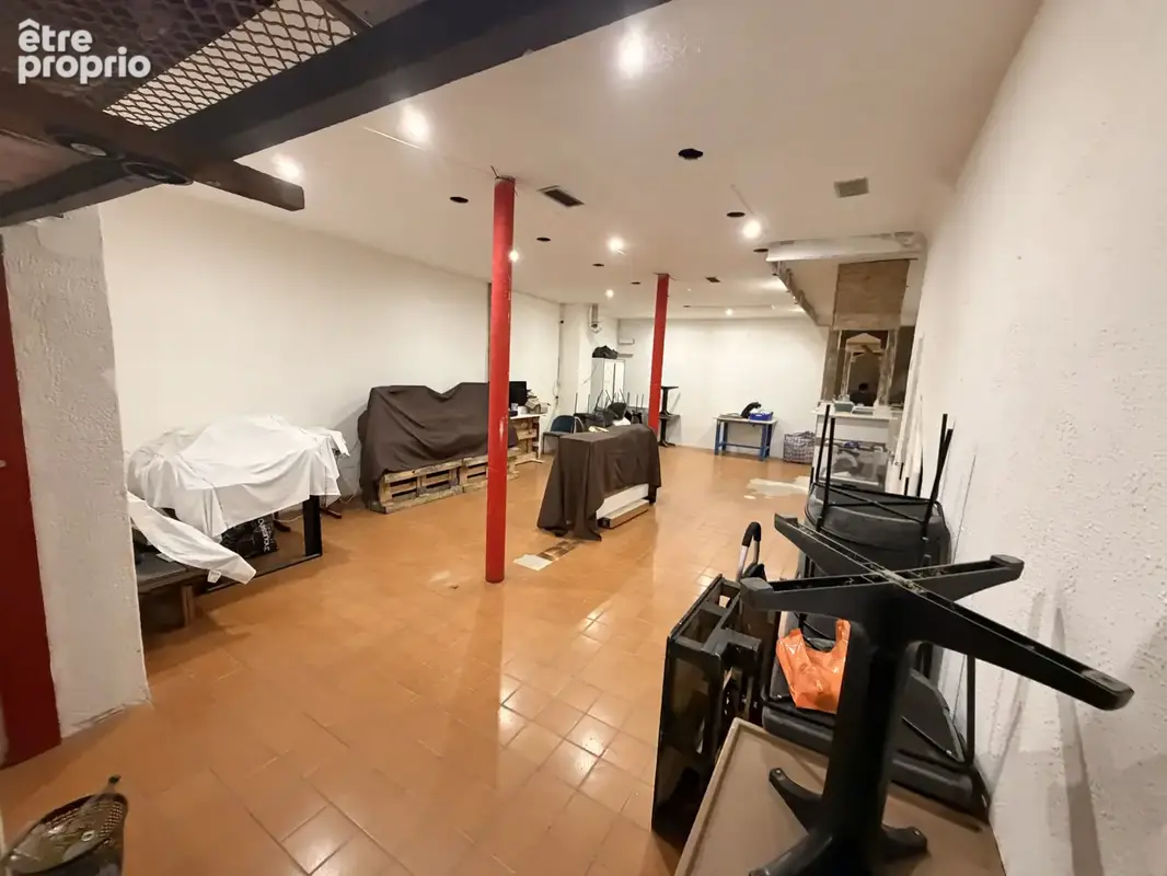 1er Noailles, Local commercial de 112m2 avec sous-sol de 170m2 - photo 3