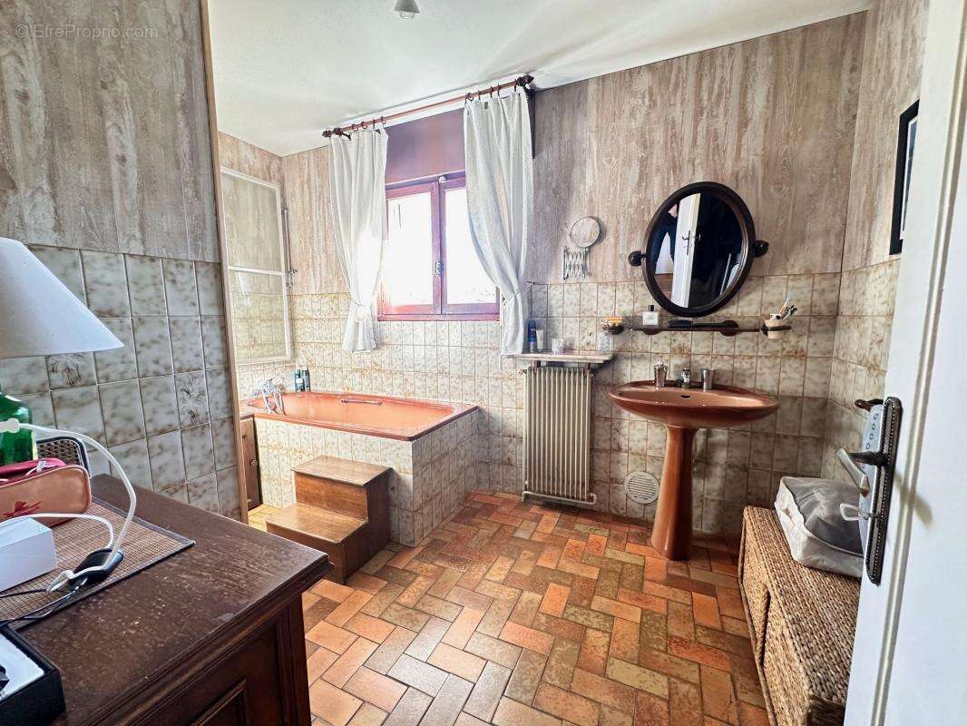 Maison à SAINT-MAUR-DES-FOSSES