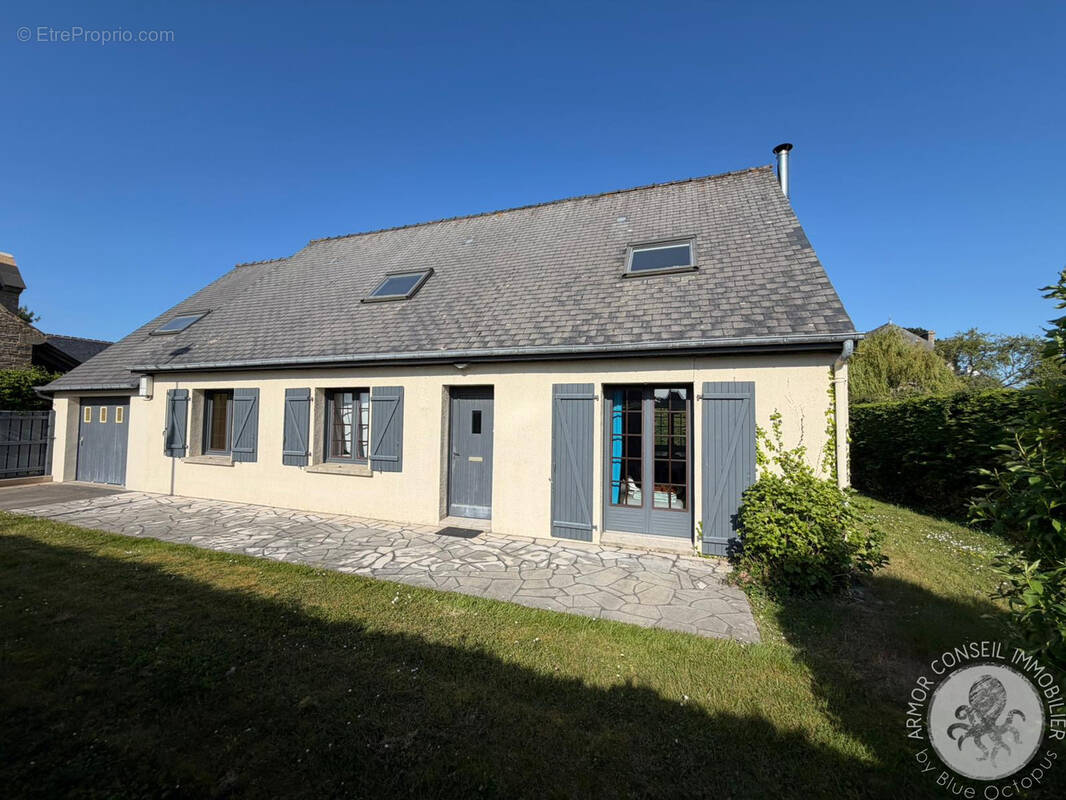 Maison à SAINT-JACUT-DE-LA-MER