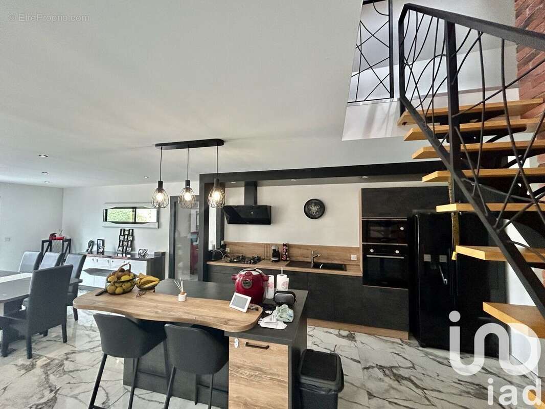 Photo 2 - Maison à LA BREILLE-LES-PINS