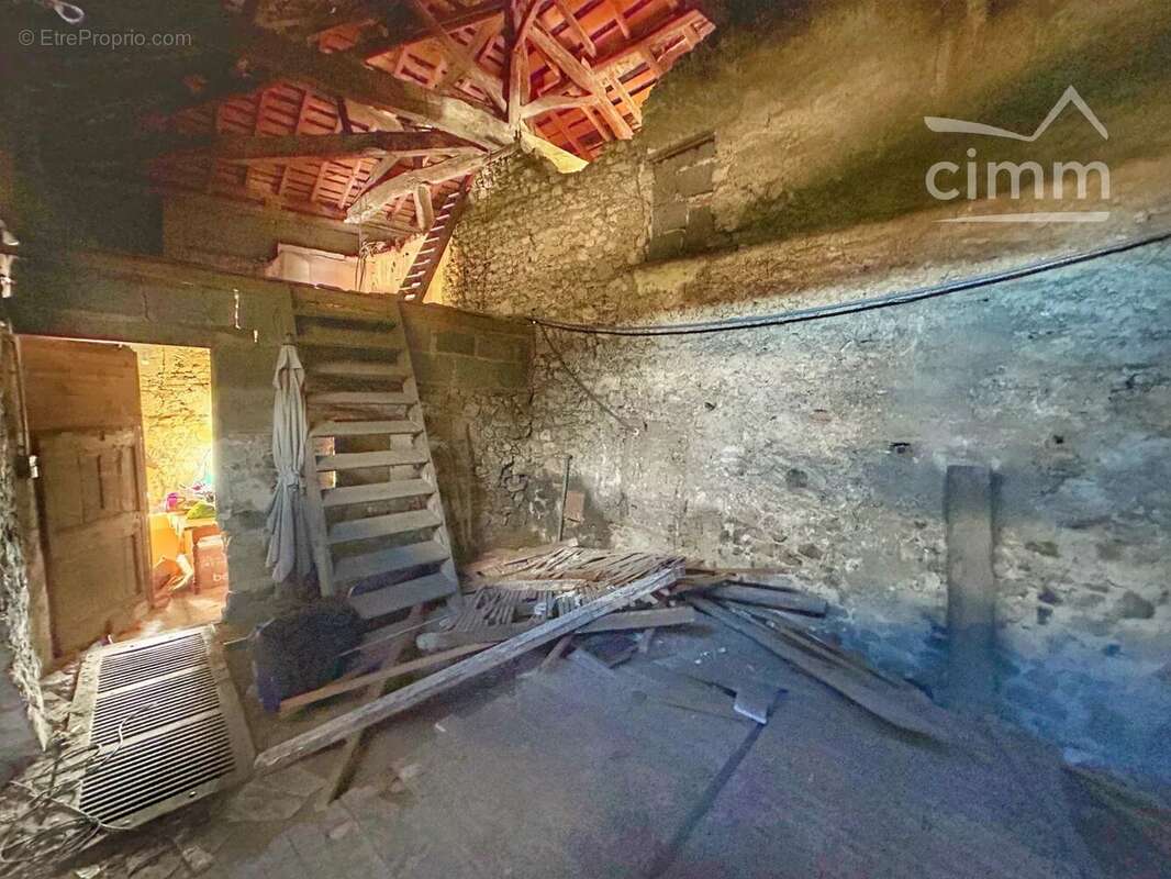 Maison à LA TERRASSE