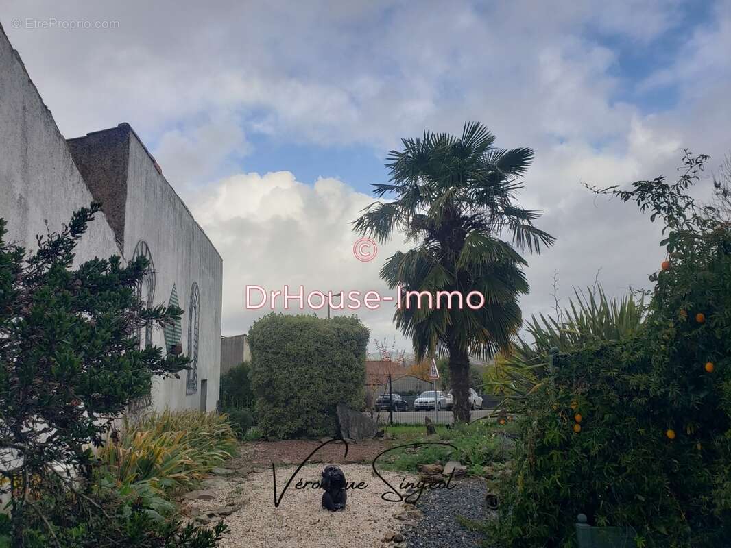 Maison à PUY-DE-SERRE