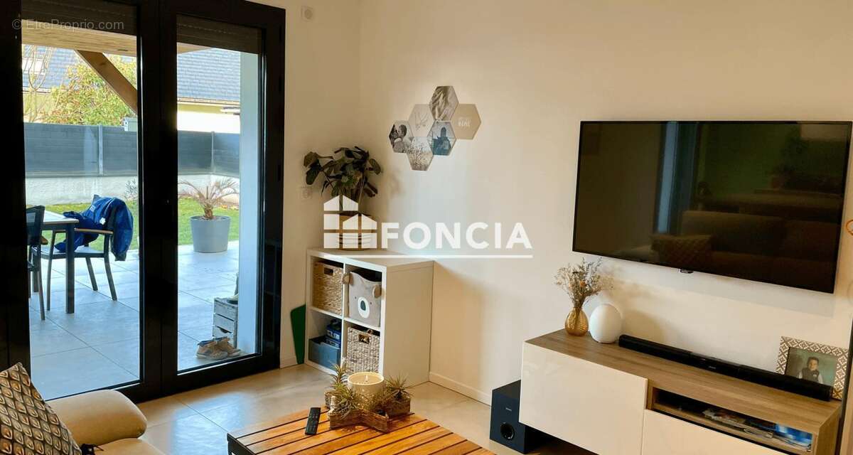 Appartement à SONNAZ