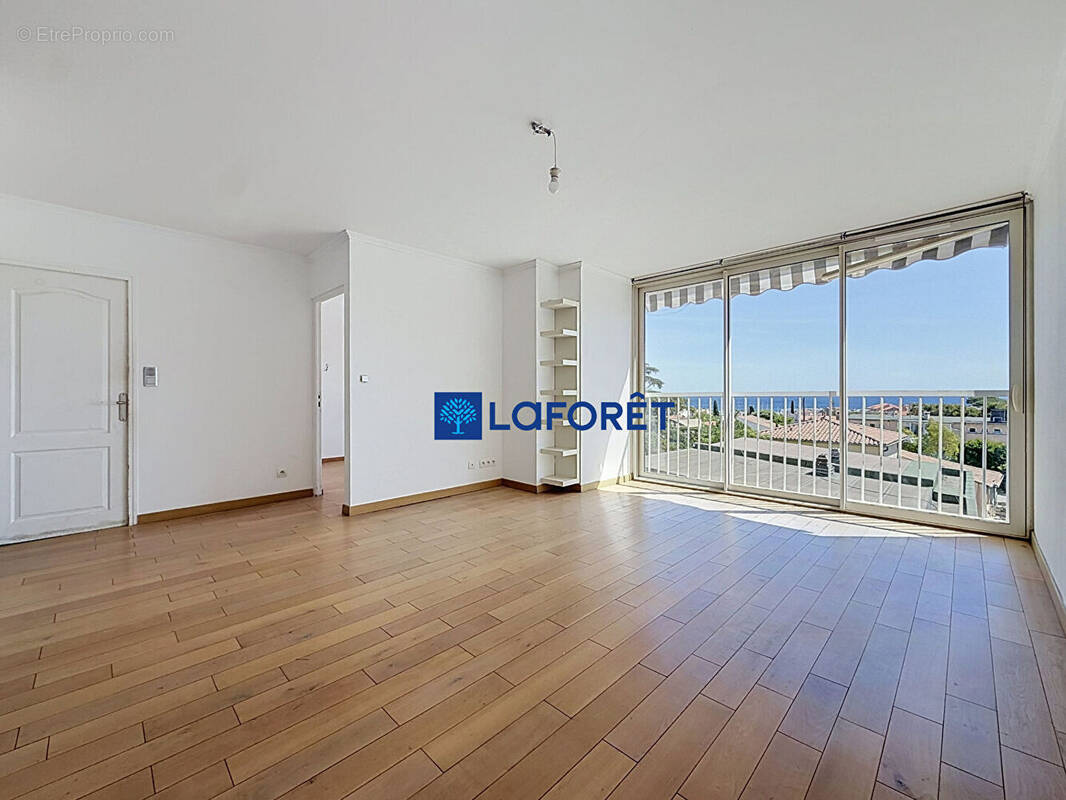 Appartement à CARQUEIRANNE