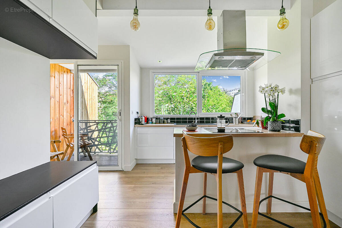 Appartement à PARIS-14E