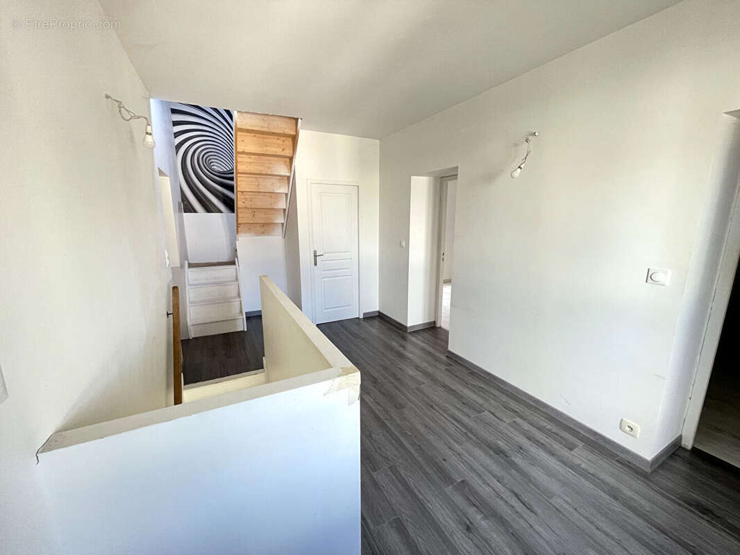 Maison familiale avec fort potentiel 152 m² sur terrain de 1 526 m²  Saint-Juéry - photo 7